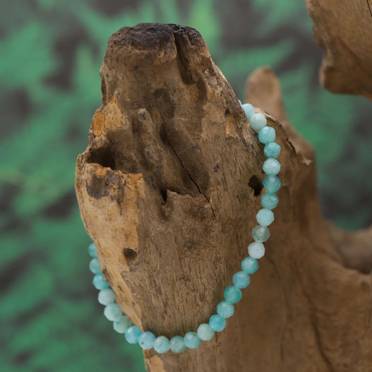 Edelstein-Armband aus 4 mm facettiertem Amazonit (1A) – klärt Emotionen und stärkt Harmonie.