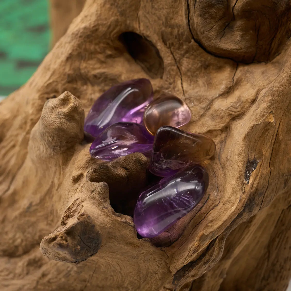 Violett-gelber Ametrin-Trommelstein – bringt Harmonie und Balance.