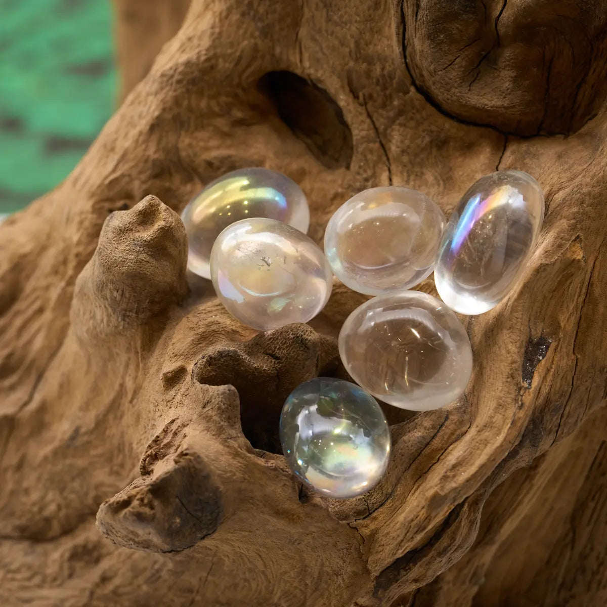 Schimmernder Angel-Aura-Trommelstein – erhöht Schwingung und Frieden.