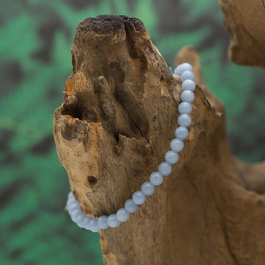 Edelstein-Armband aus 4 mm Angelith – bringt Frieden und Gelassenheit.