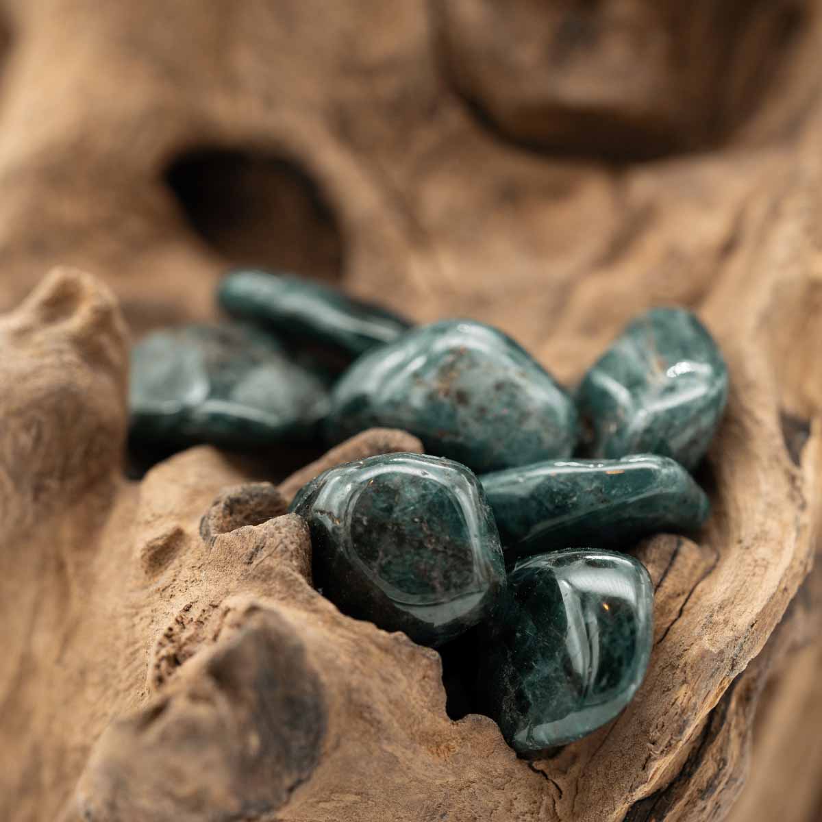 Apatit grün Trommelstein
