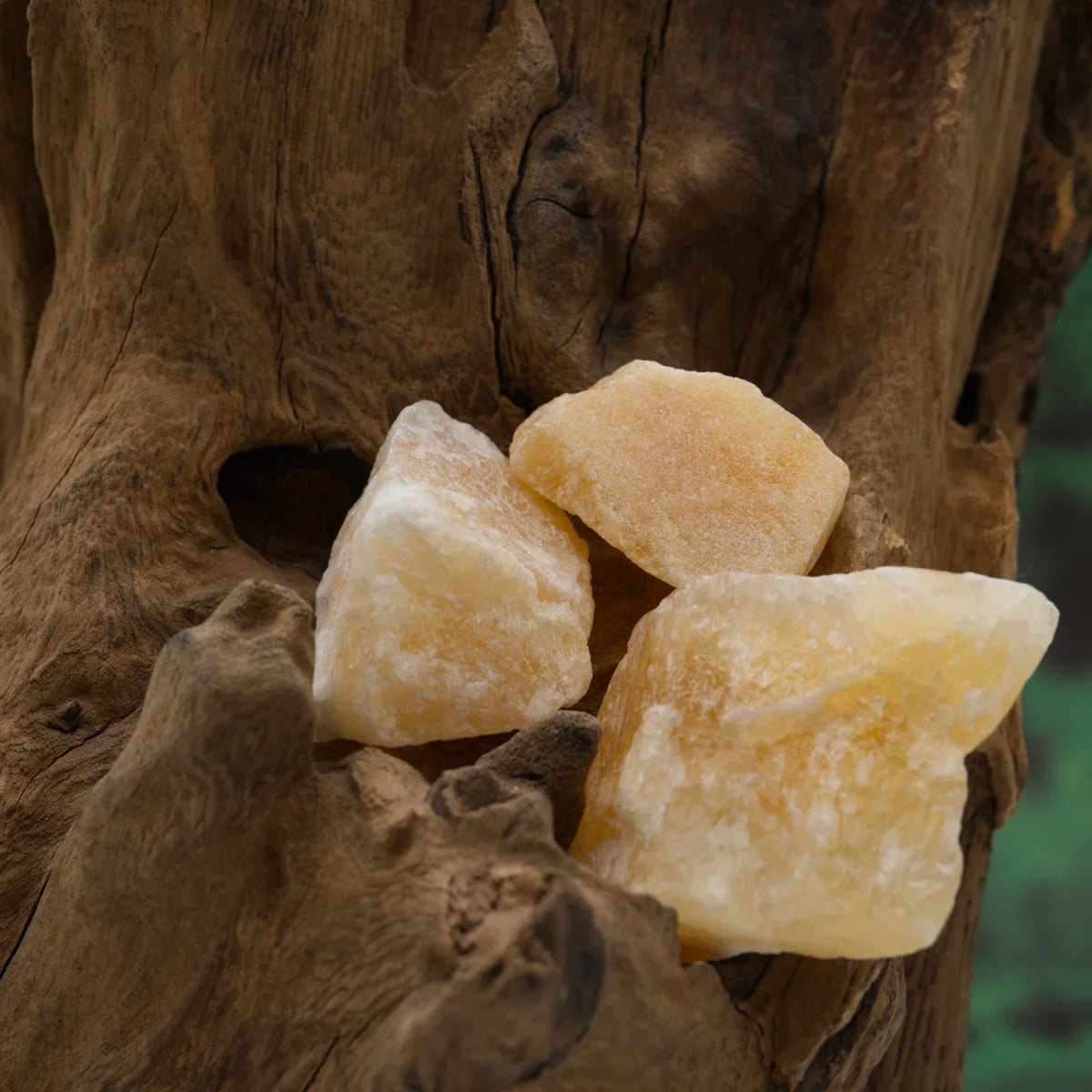 Strahlender Orangencalcit-Rohstein – aktiviert Energie und Kreativität.