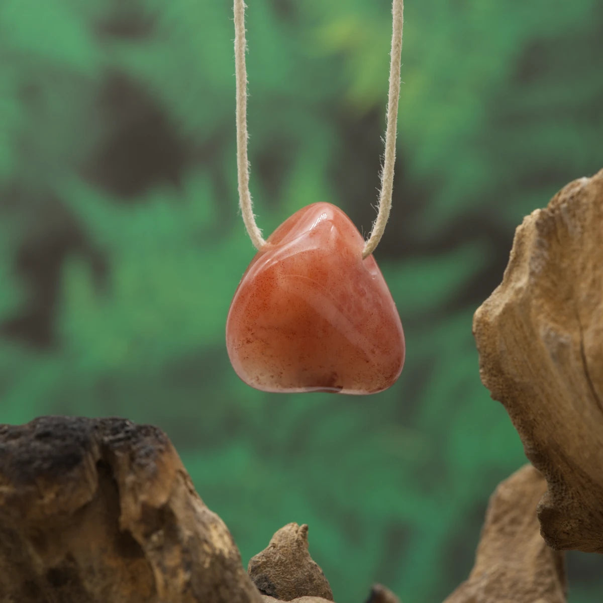 Roter Chalcedon – Vitalität, Mut und innere Stärke.