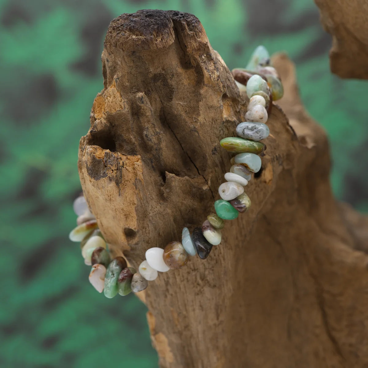 Splitterarmband aus leuchtend grünem Chrysopras – bringt Hoffnung und Vertrauen.