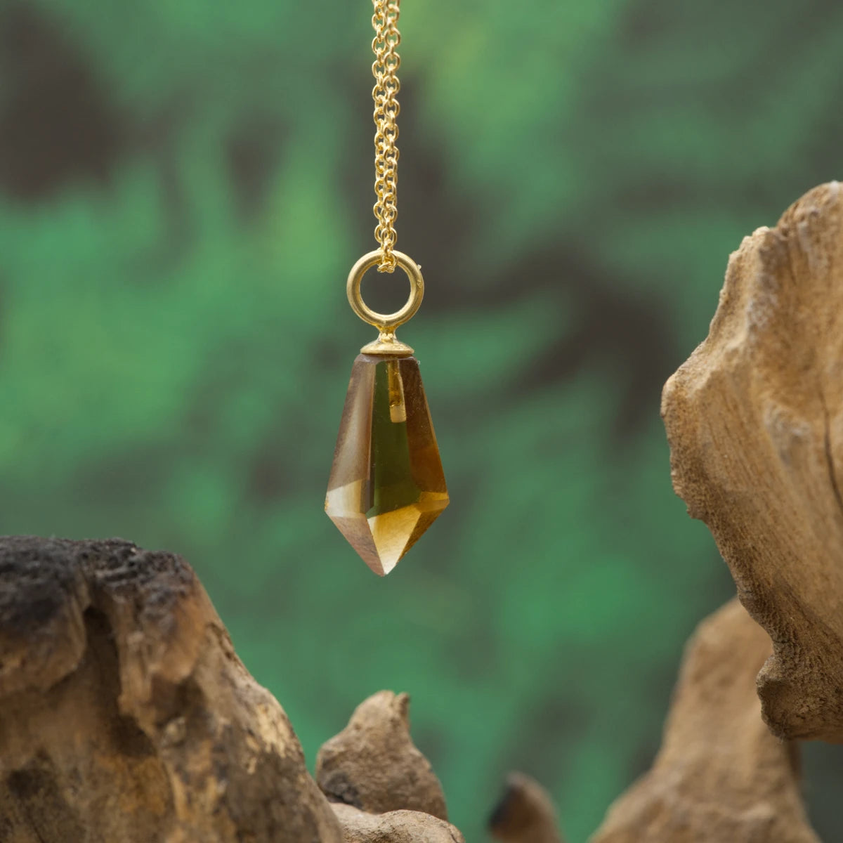 Citrin-Spitzenanhänger – klarer Kristall für Erfolg, Energie und positive Schwingung.