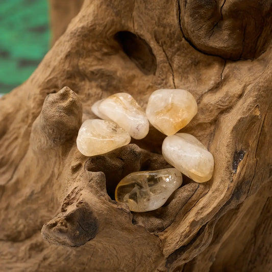 Honiggelb, transparent – aktiviert Energie und Kreativität.