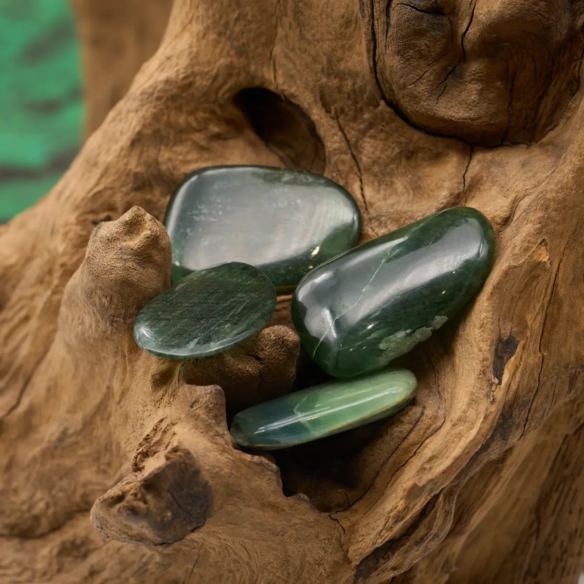 Smaragdgrüne Lamellen – ordnet Energie und beruhigt.