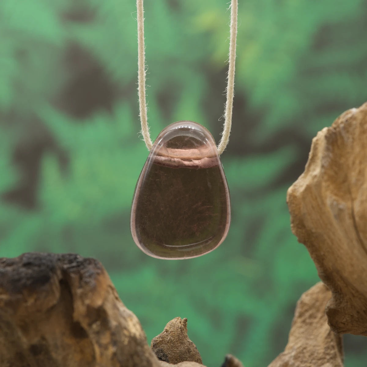 Braun-violetter Fluorit – Transformation, Schutz und seelisches Gleichgewicht.