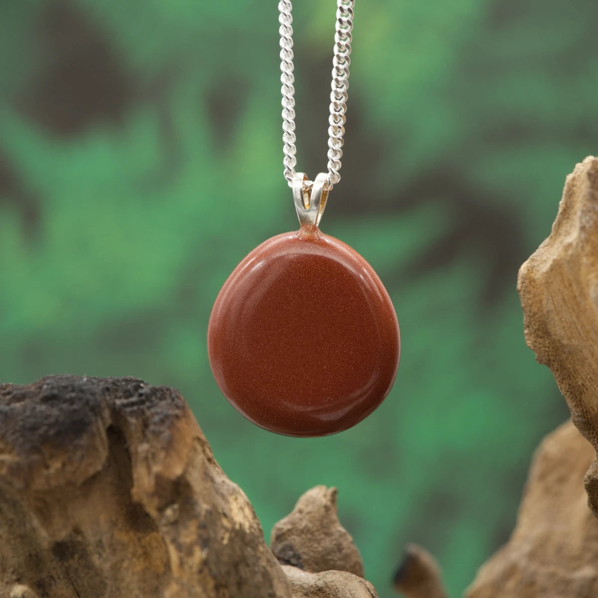 Funkelnder Goldfluss-Anhänger – Glücksstein für Erfolg, Selbstvertrauen und Optimismus.