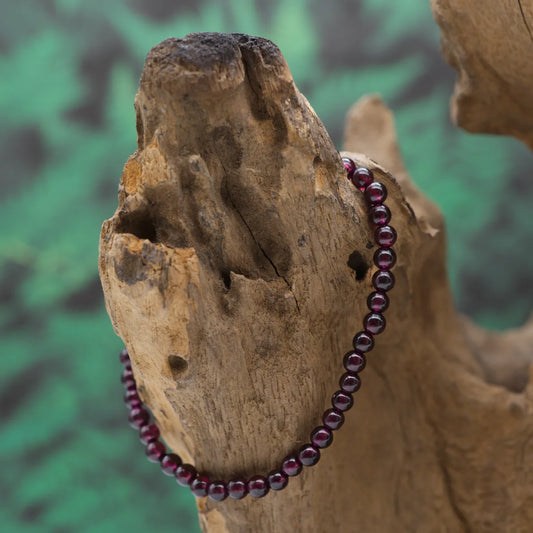 Edelstein-Armband aus 4 mm Pyrop (1A) – belebt Energie und Leidenschaft.