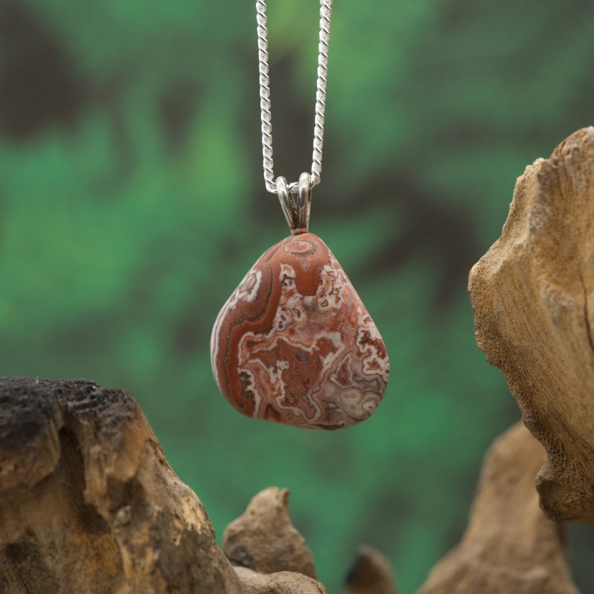 Rosetajaspis-Anhänger – harmonischer Stein für Mitgefühl, Ruhe und Herzensenergie.