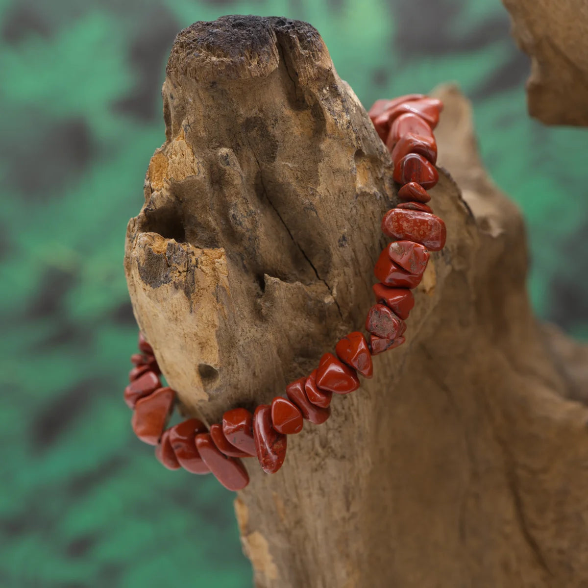 Splitterarmband aus rotem Jaspis – stärkt Vitalität und Willenskraft.