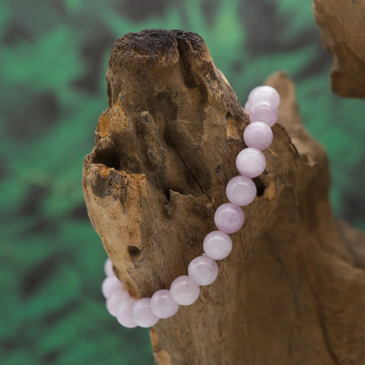 Edelstein-Armband aus 8 mm Kunzit-Perlen – öffnet das Herz und bringt Frieden.