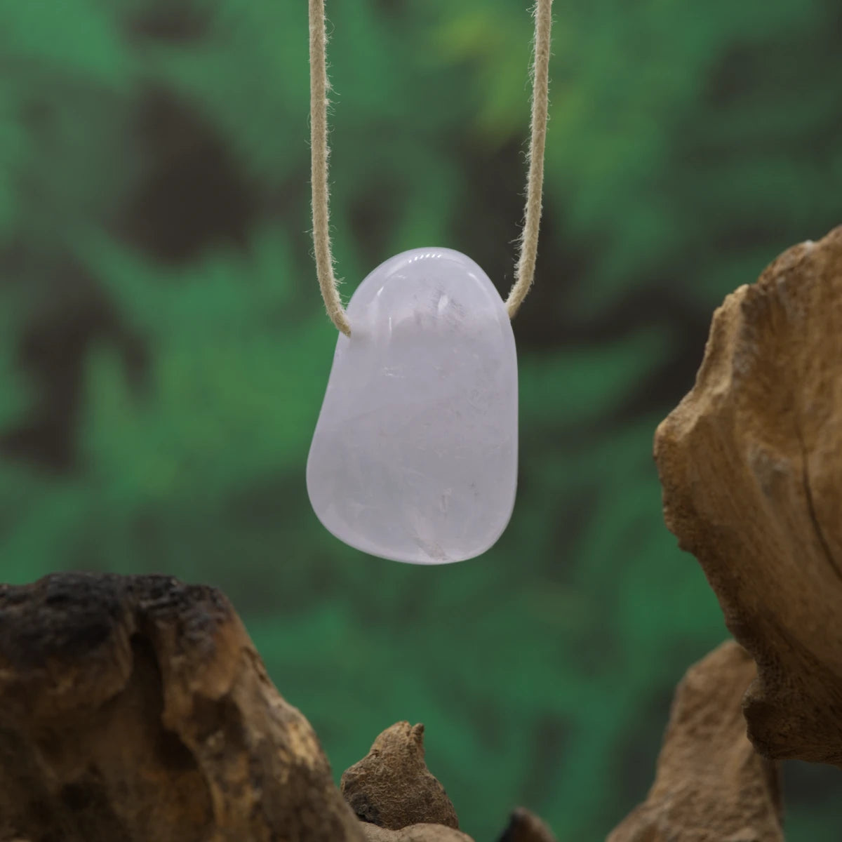 Sanfter Lavendelquarz – Entspannung, Herzenswärme und spirituelle Harmonie.