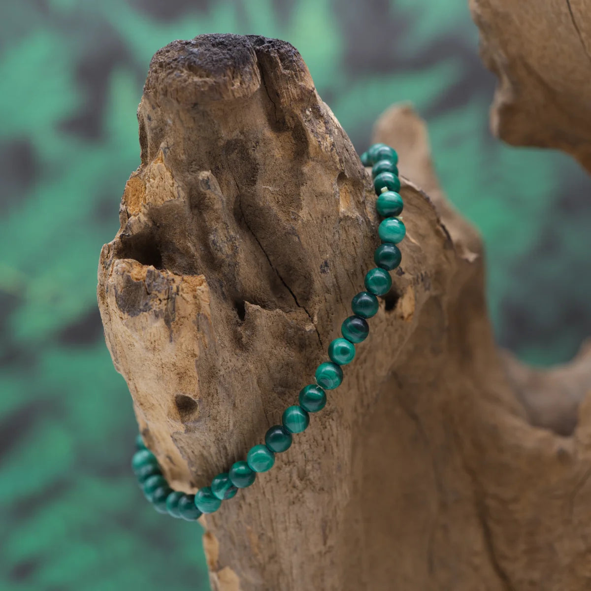 Edelstein-Armband aus 4 mm Malachit – unterstützt Wandel und Herzöffnung.