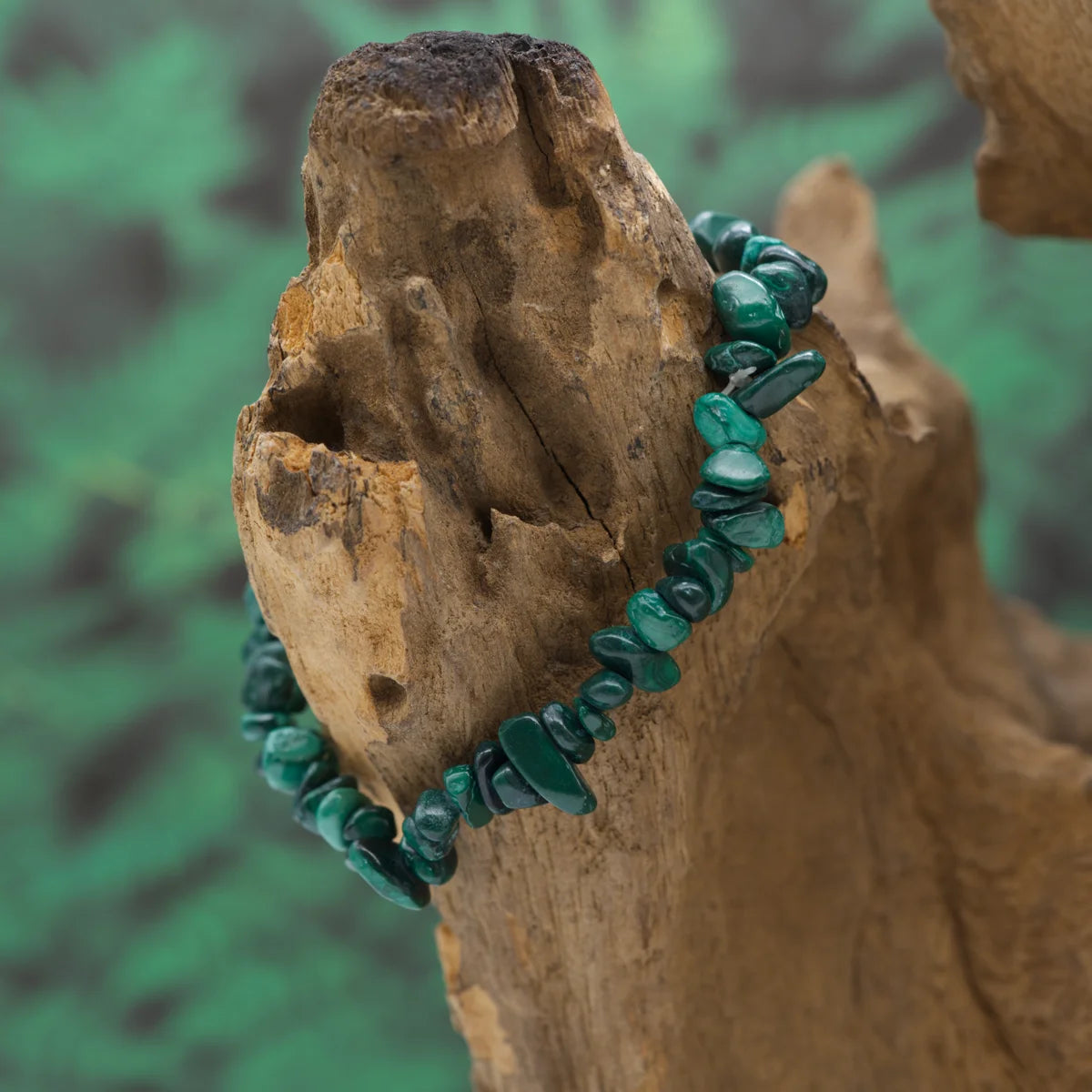 Splitterarmband aus grünem Malachit – steht für Wandlung und Herzöffnung.