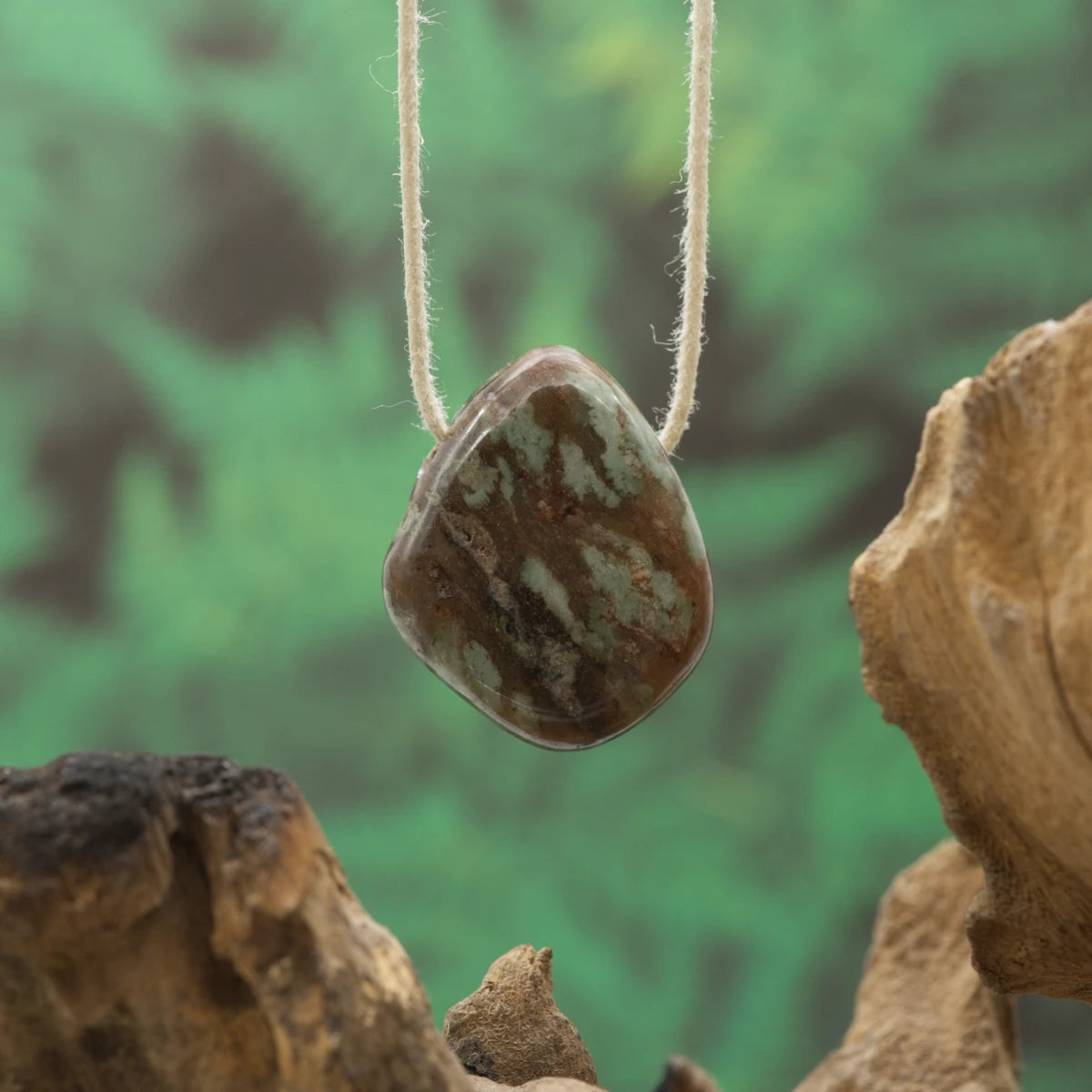 Beigebrauner Nunderit – Erdung, Gelassenheit und innere Balance.