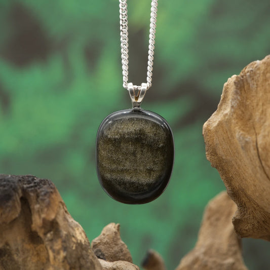 Goldschimmernder Obsidian – energetischer Schutz und innere Klärung.