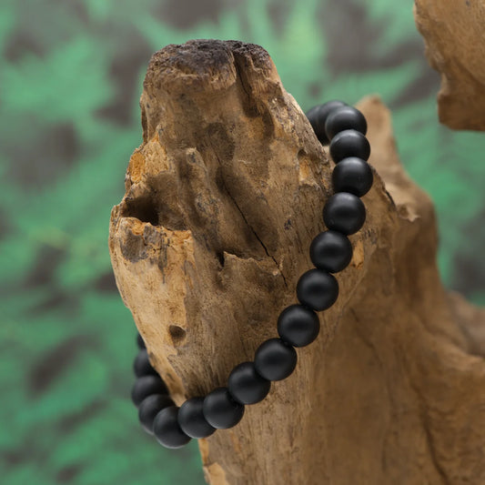Edelstein-Armband aus 8 mm mattem Onyx – vermittelt Ruhe und innere Stärke.