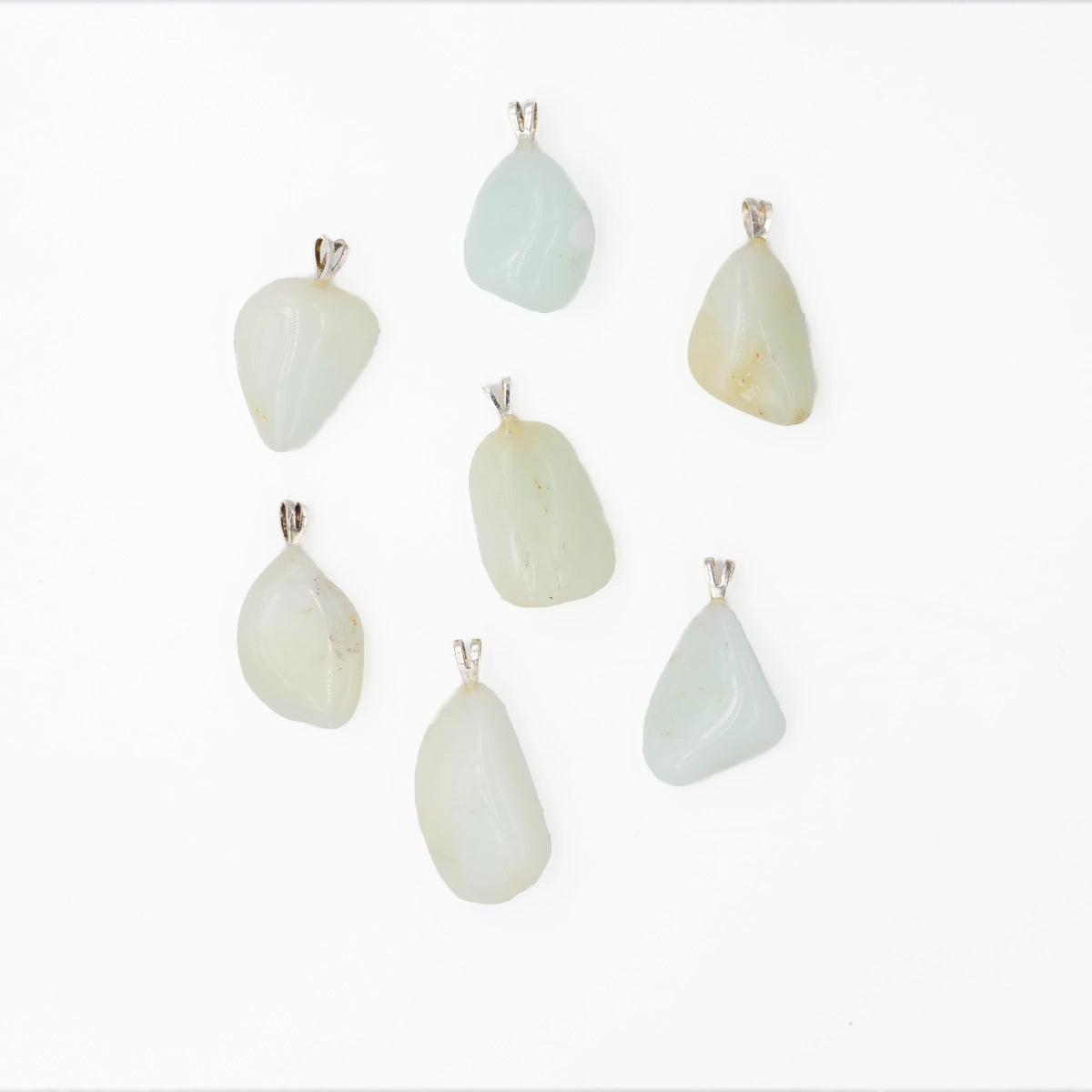 Opal "Chrysopal" weiß-lindgrün Anhänger