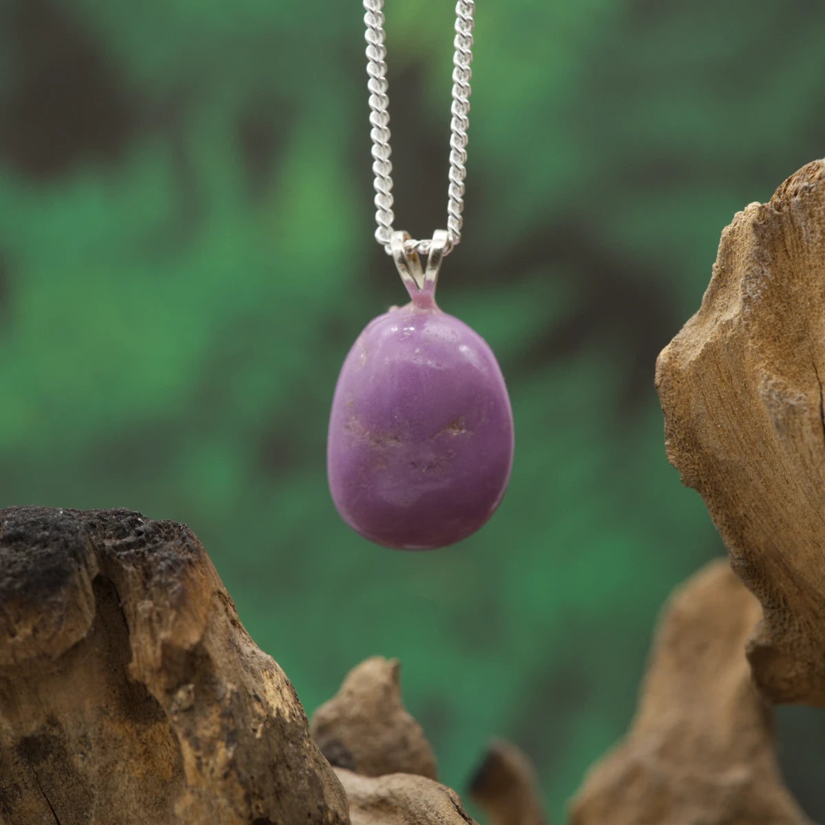 Violett-rosé Phosphosiderit – Entspannung, Herzheilung, Gelassenheit.