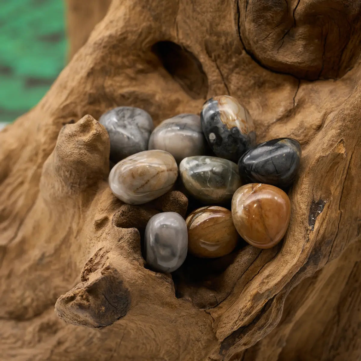 Kunstvoll gemaserter Picassomarmor – unterstützt Klarheit und kreative Ausdruckskraft.