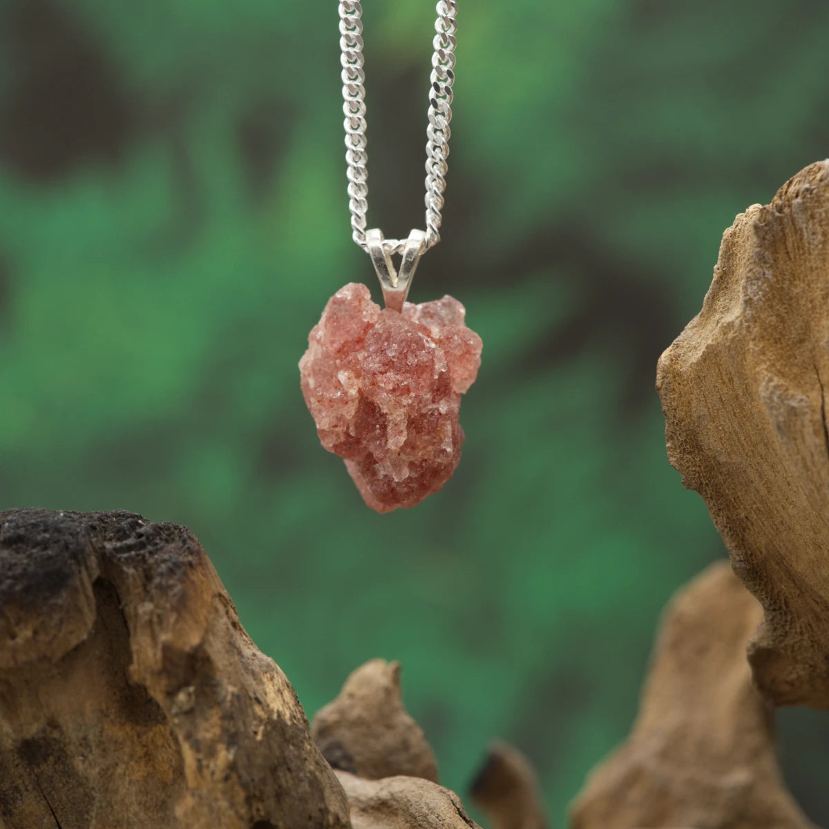 Rohkristall-Mix in Rot-Grün – Vitalität, Regeneration, Naturkraft.