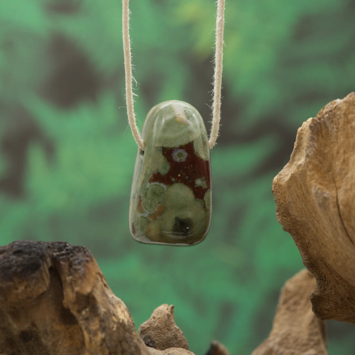 Grün-gelber Regenwaldjaspis – Regeneration, Naturverbundenheit und Ausgleich.