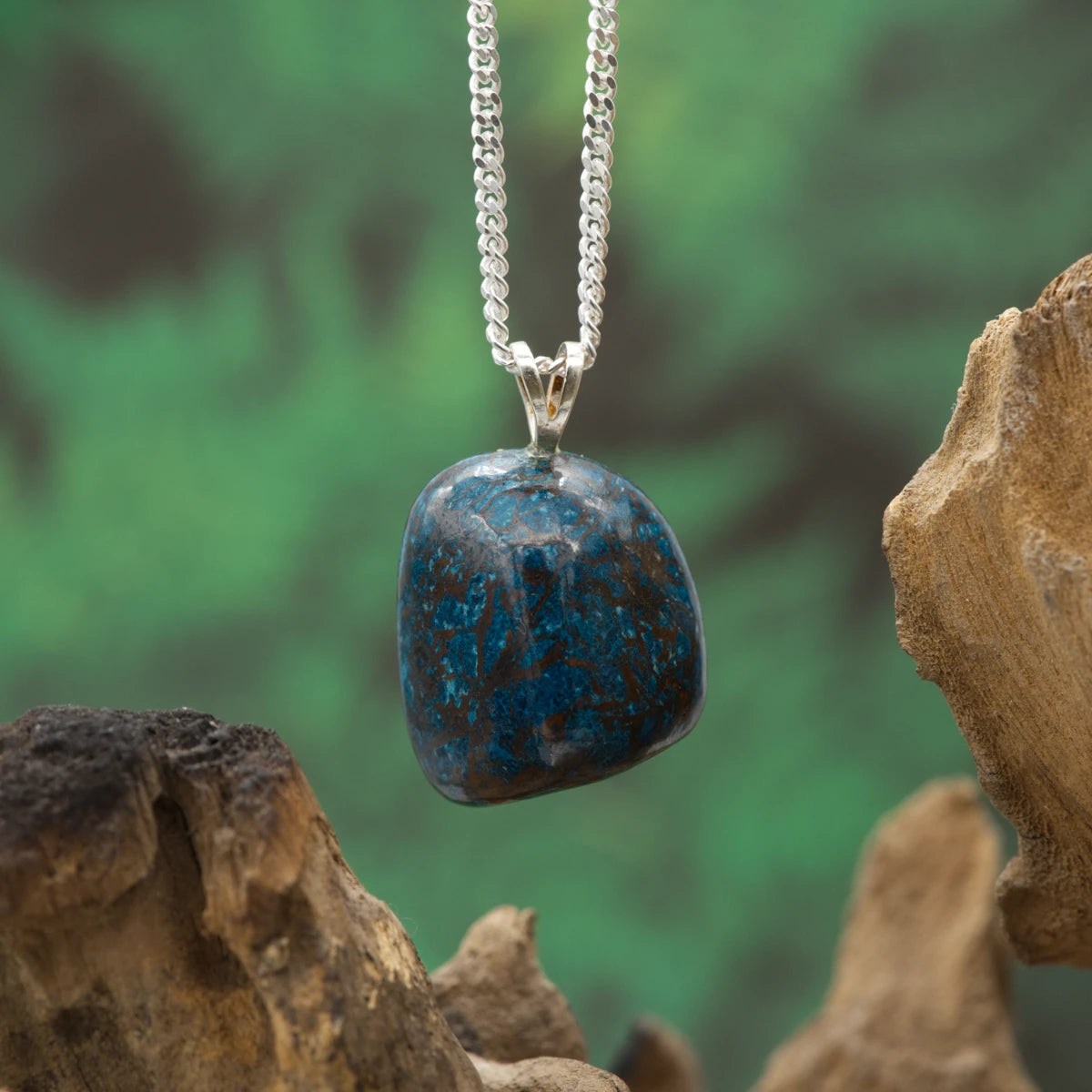 Tiefblauer Shattuckit – Kommunikation, Intuition und spirituelle Klarheit.