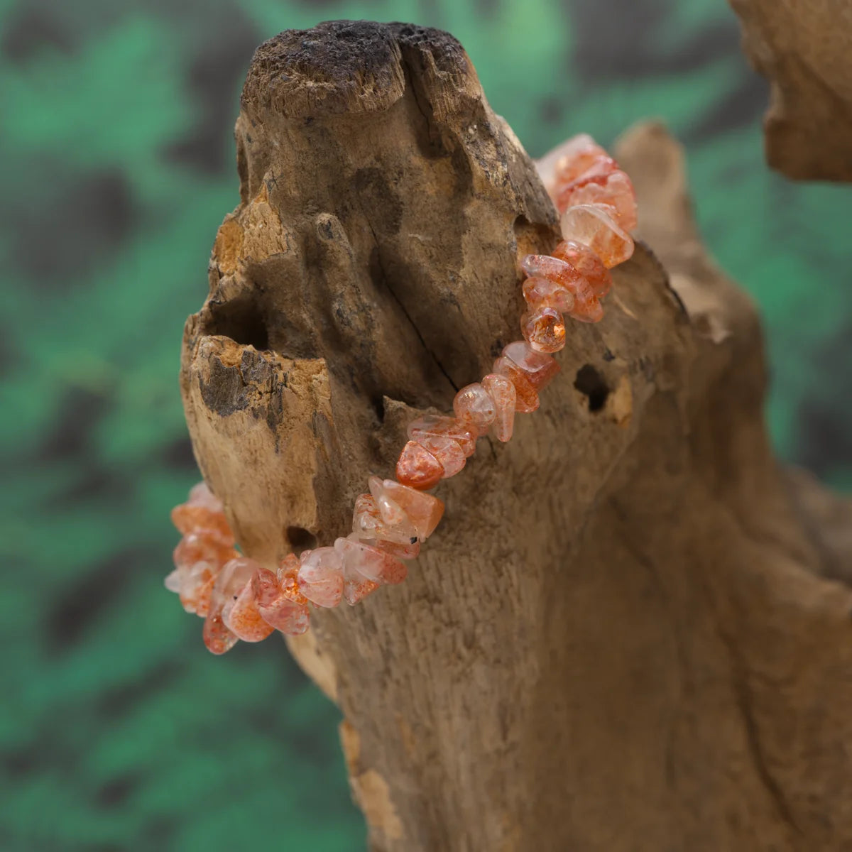 Splitterarmband aus funkelndem Sonnenstein – stärkt Lebensfreude und Selbstvertrauen.