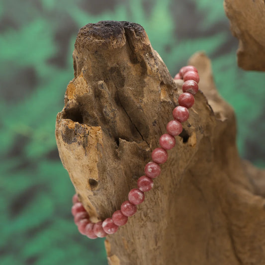Edelstein-Armband aus 6 mm Thulit – schenkt Selbstliebe und Lebensfreude.