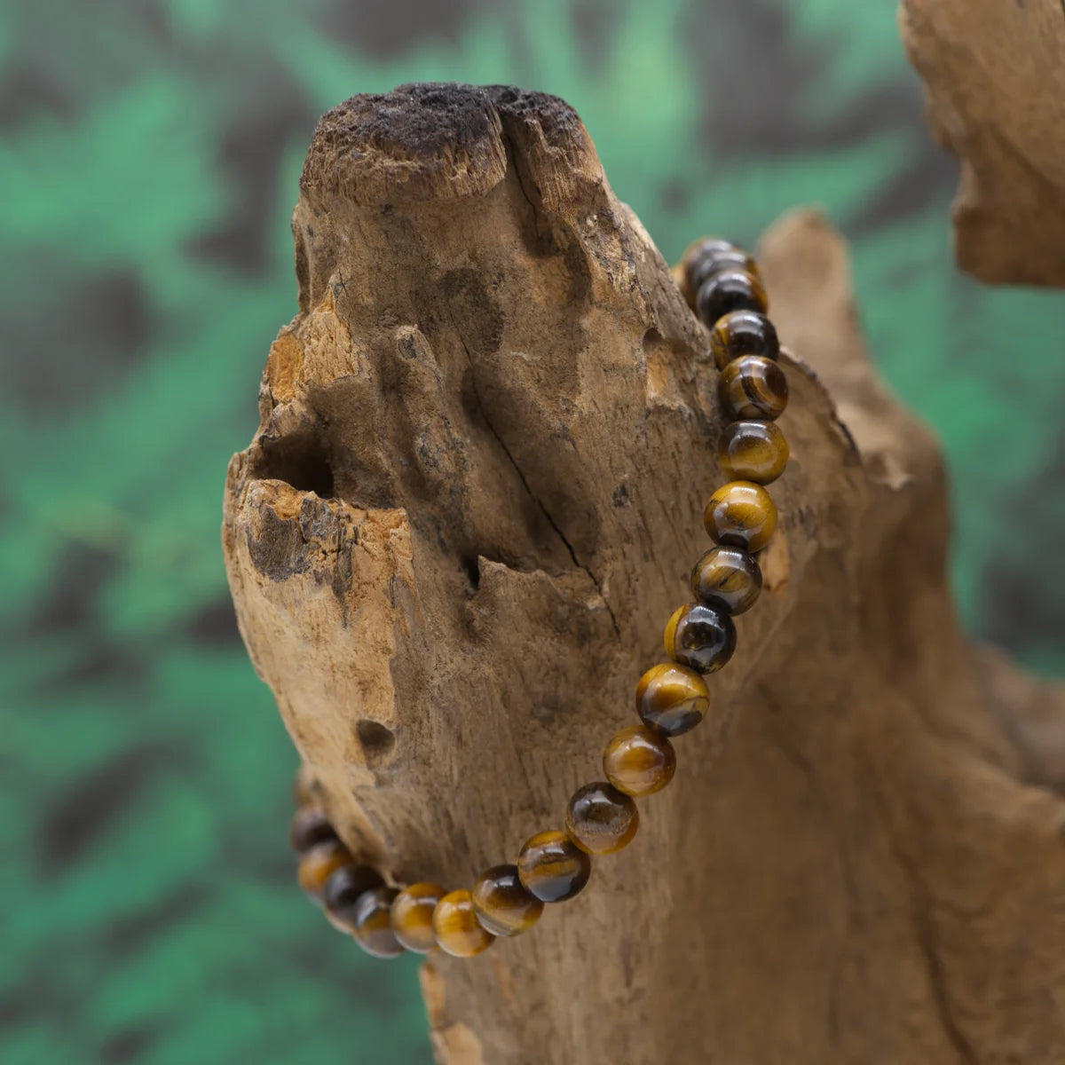 Edelstein-Armband aus 6 mm Tigerauge – gibt Mut und Schutz.