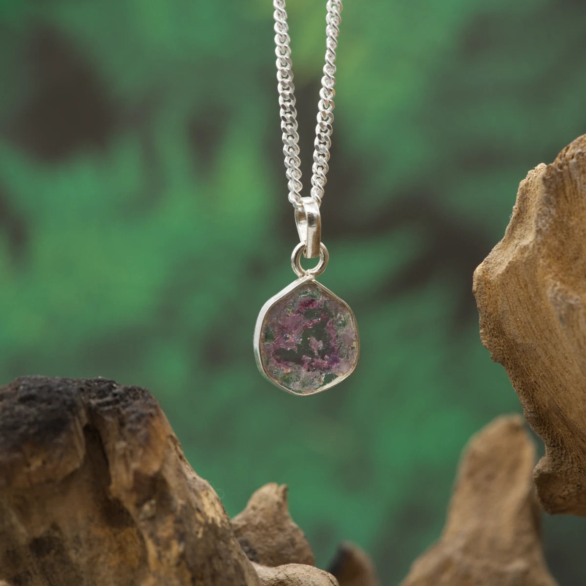 Wassermelonen-Turmalin Anhänger in großer Silberfassung – kräftige Herzenergie, Harmonie und exklusiver Edelstein für Liebeskraft und Balance.