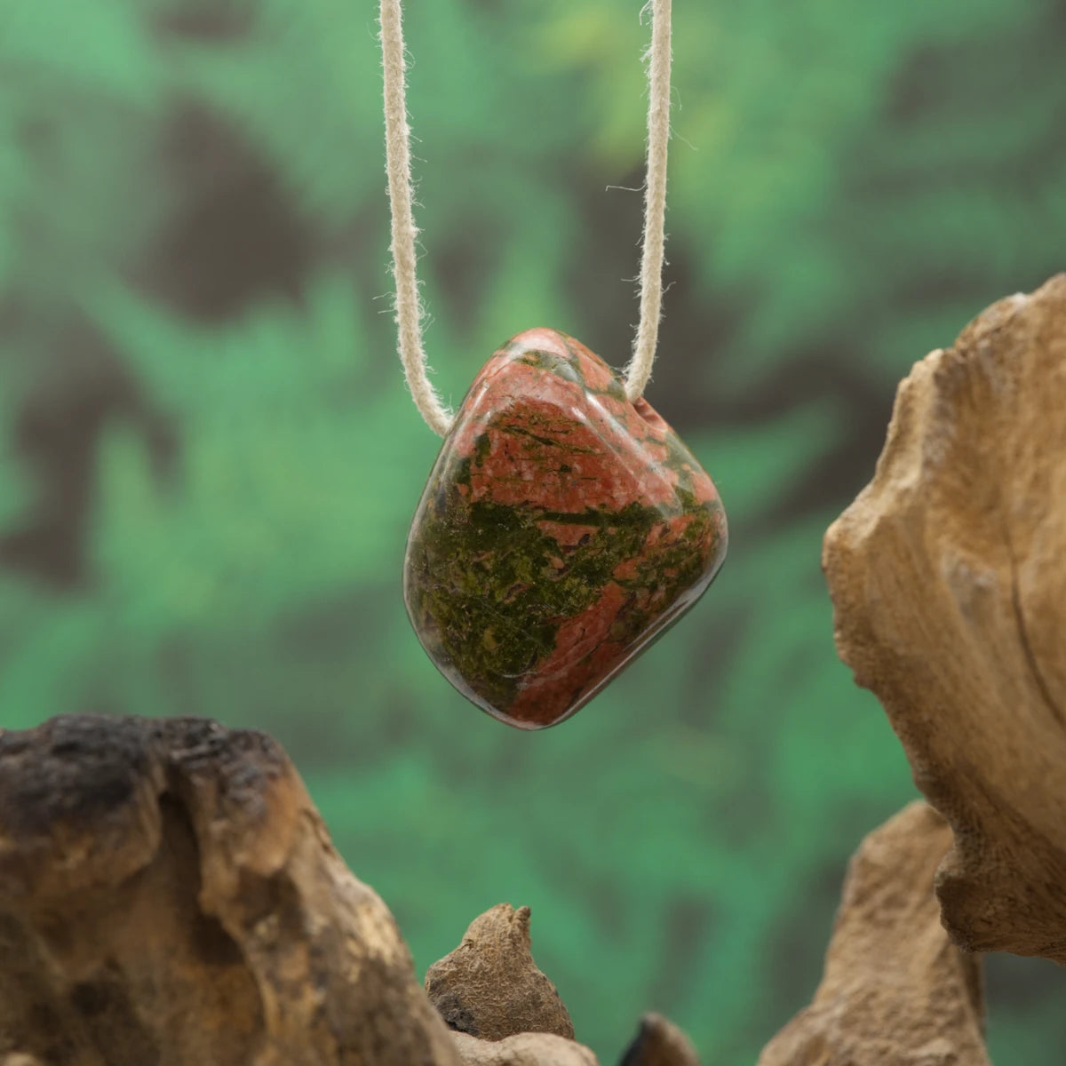 Grün-rosa Unakit – Regeneration, Ausgleich und Herzheilung.