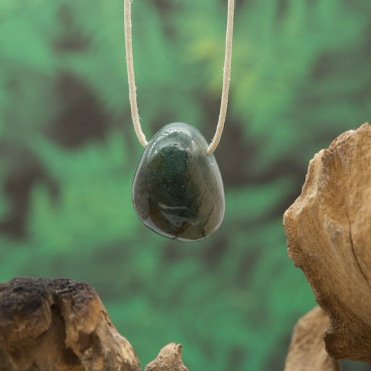 Grüner Moosachat – Verbindung zur Natur, Neubeginn und Wachstum.