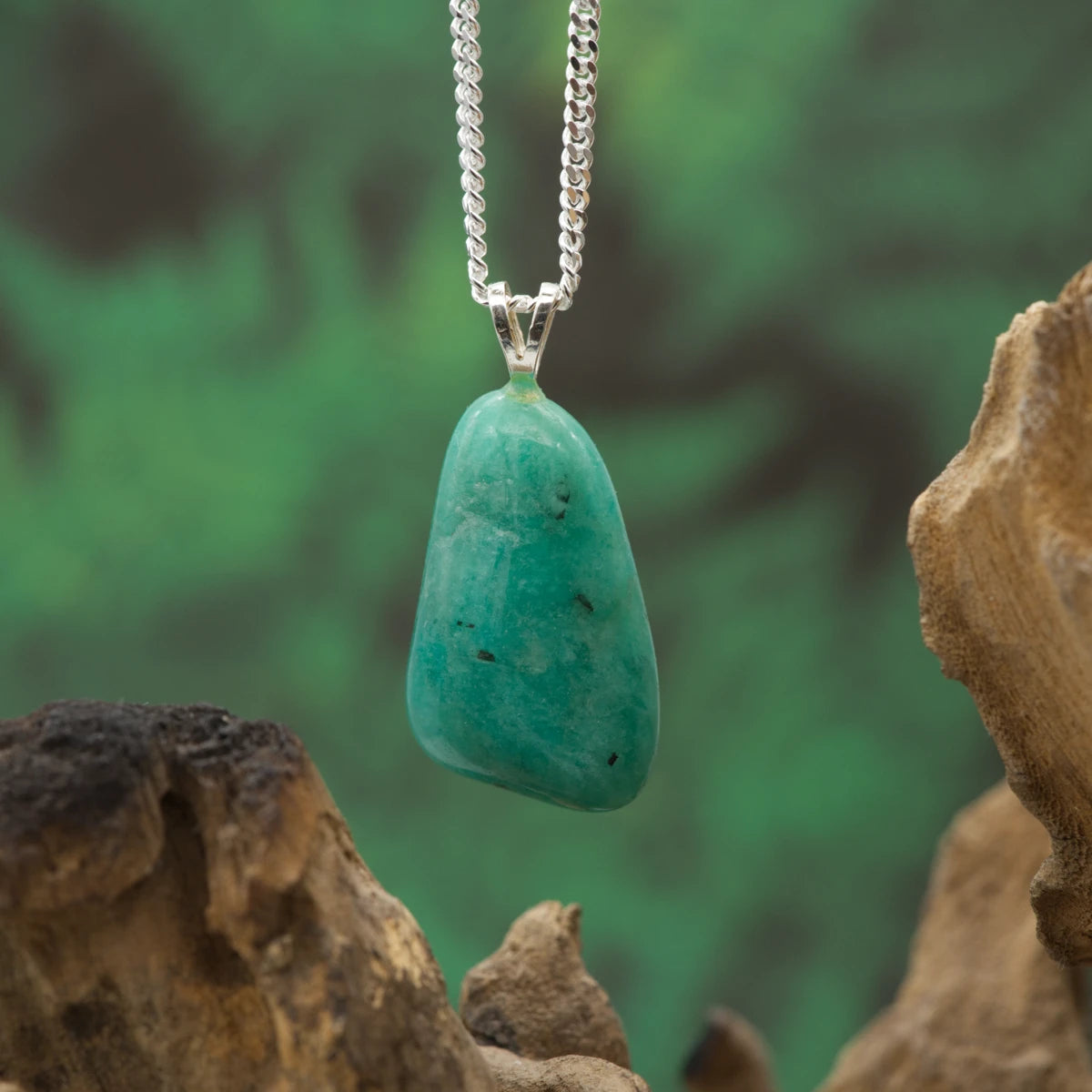 Sanft türkisblauer Amazonit-Anhänger – Heilstein für Vertrauen, Ausdruckskraft und emotionale Stärke.