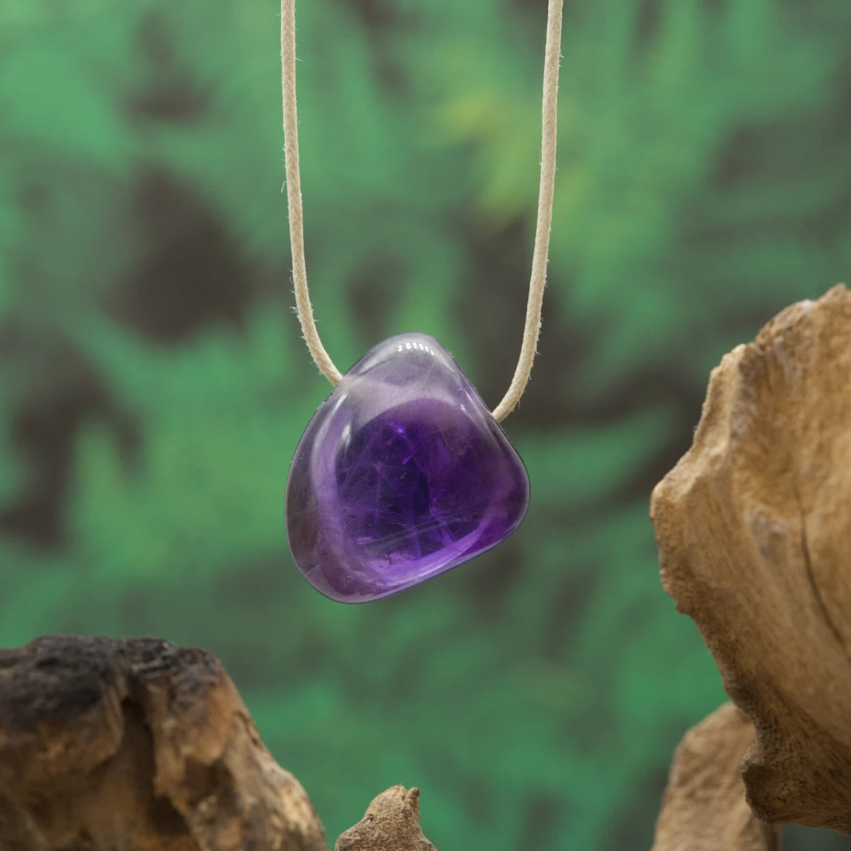 Violetter Amethyst – Klarheit, Schutz und geistige Ruhe.