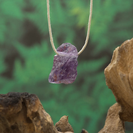 Rohstein-Amethyst – Reinheit, Spiritualität und Schutz.