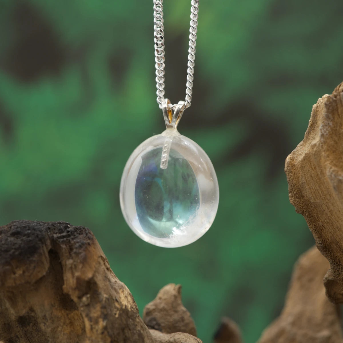 Schimmernder Angel Aura-Anhänger – strahlender Edelstein für Frieden, Freude und Lichtenergie.