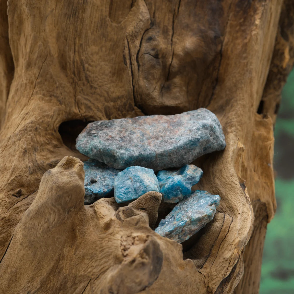 Natürlicher Apatit-Rohstein – aktiviert Motivation und Ausdruckskraft.