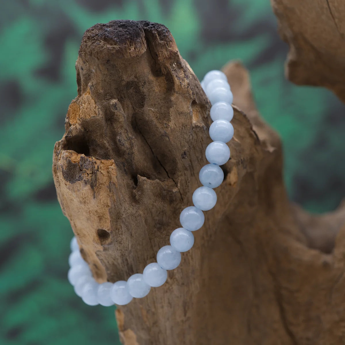 Edelstein-Armband aus 6 mm Aquamarin – bringt Ruhe und Leichtigkeit.