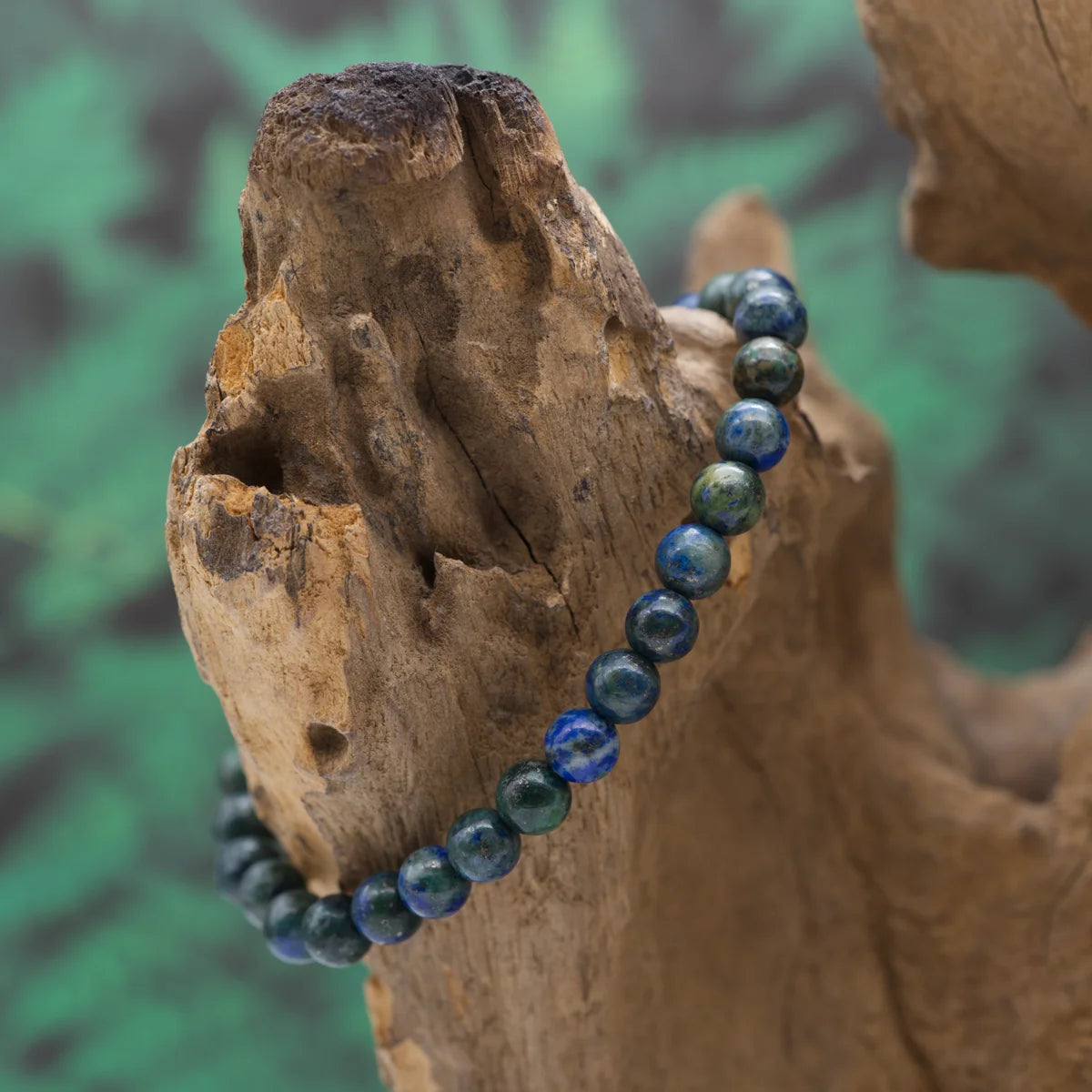 Edelstein-Armband aus 6 mm Azurit-Chrysokoll – harmonisiert und stärkt Ausdruck.
