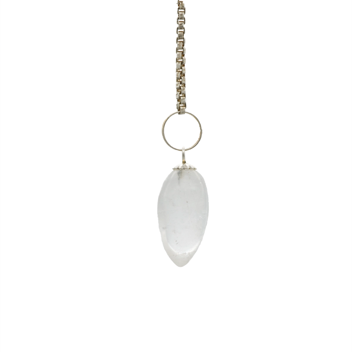 Bergkristall Ei-Pendel mit Panzerkette aus echtem, klarem Kristall – präzise Radiästhesie und Energiearbeit, online kaufen bei Calerris.