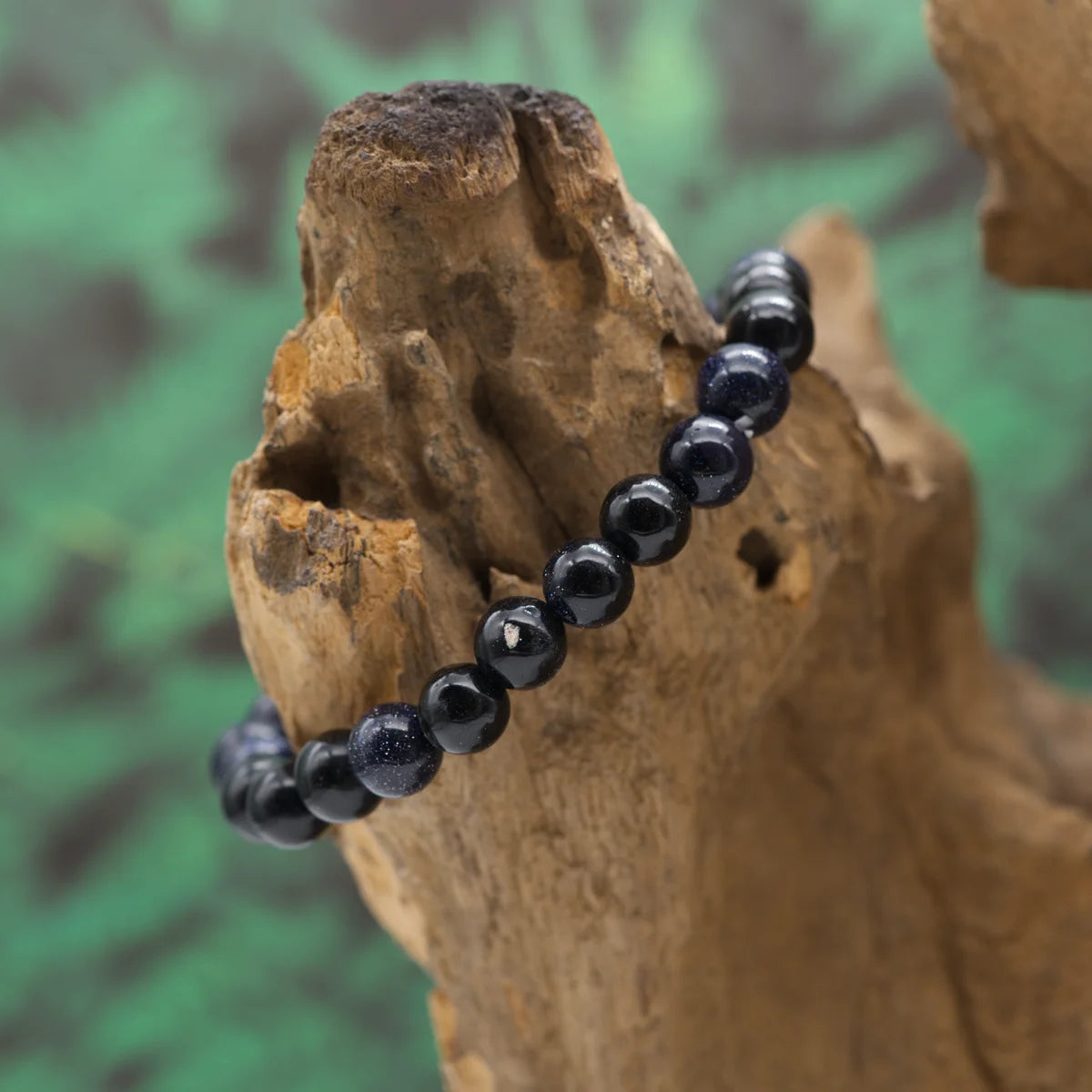 Edelstein-Armband aus 8 mm Blaufluss-Perlen – fördert Selbstvertrauen und innere Stärke.