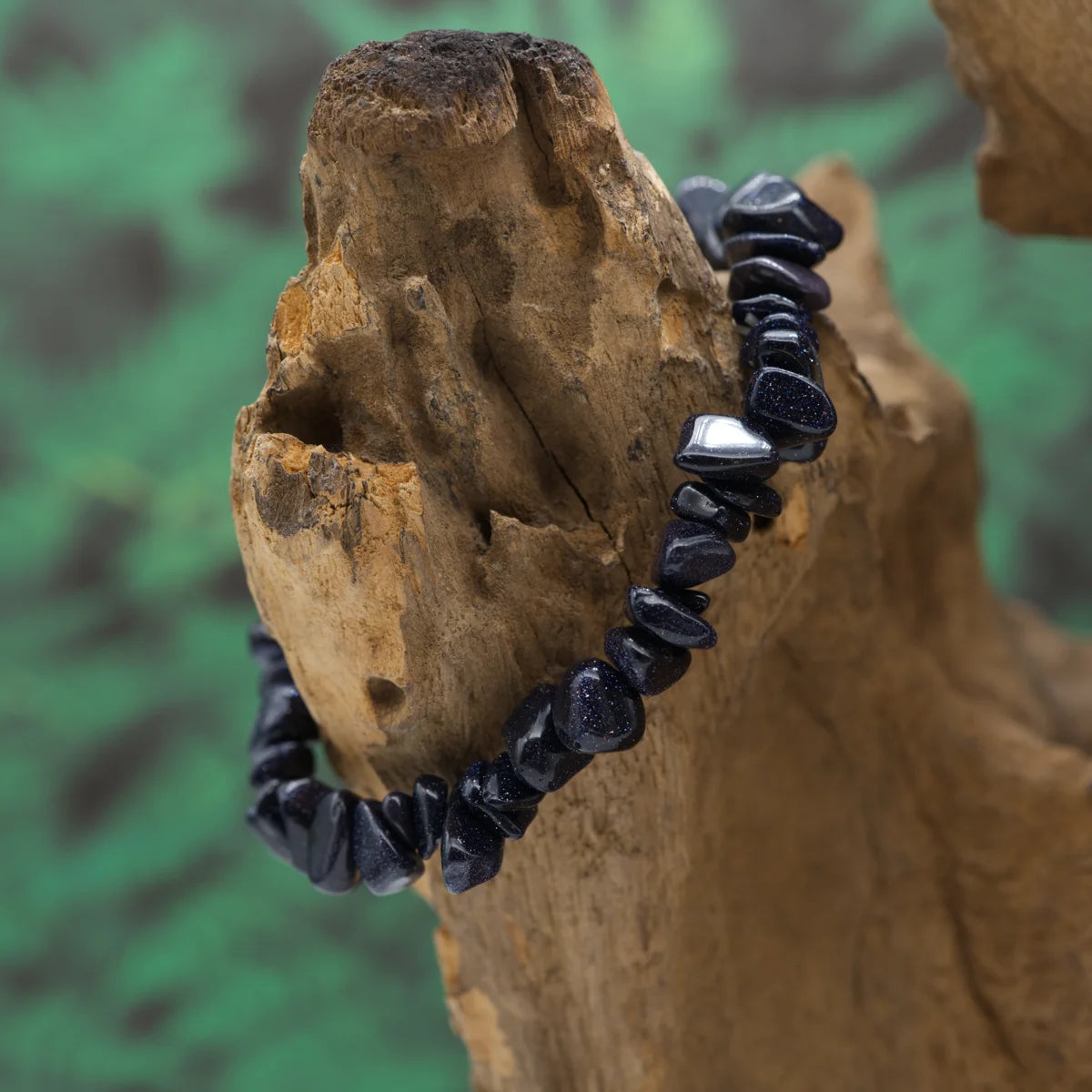 Splitterarmband aus funkelndem Blaufluss – stärkt Selbstvertrauen und Zuversicht.