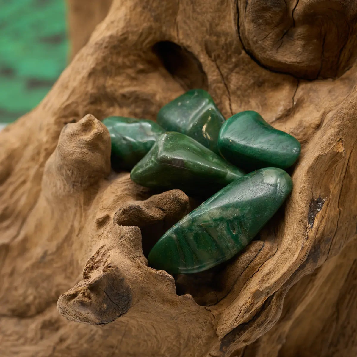 Grüner Budstone-Trommelstein – erdet und bringt Ruhe.