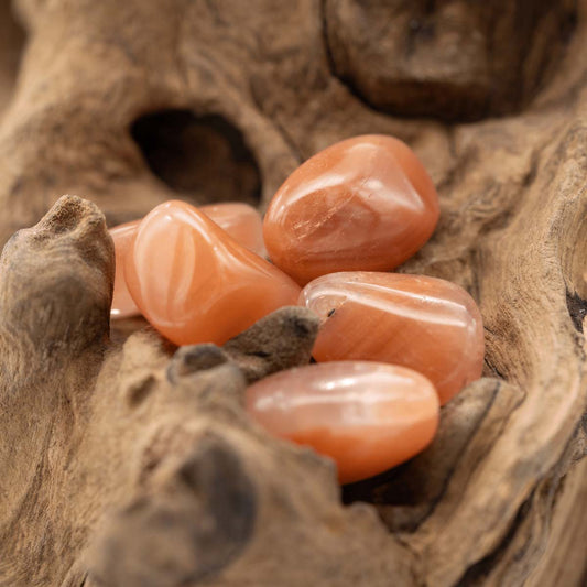 Calcit rot Trommelstein
