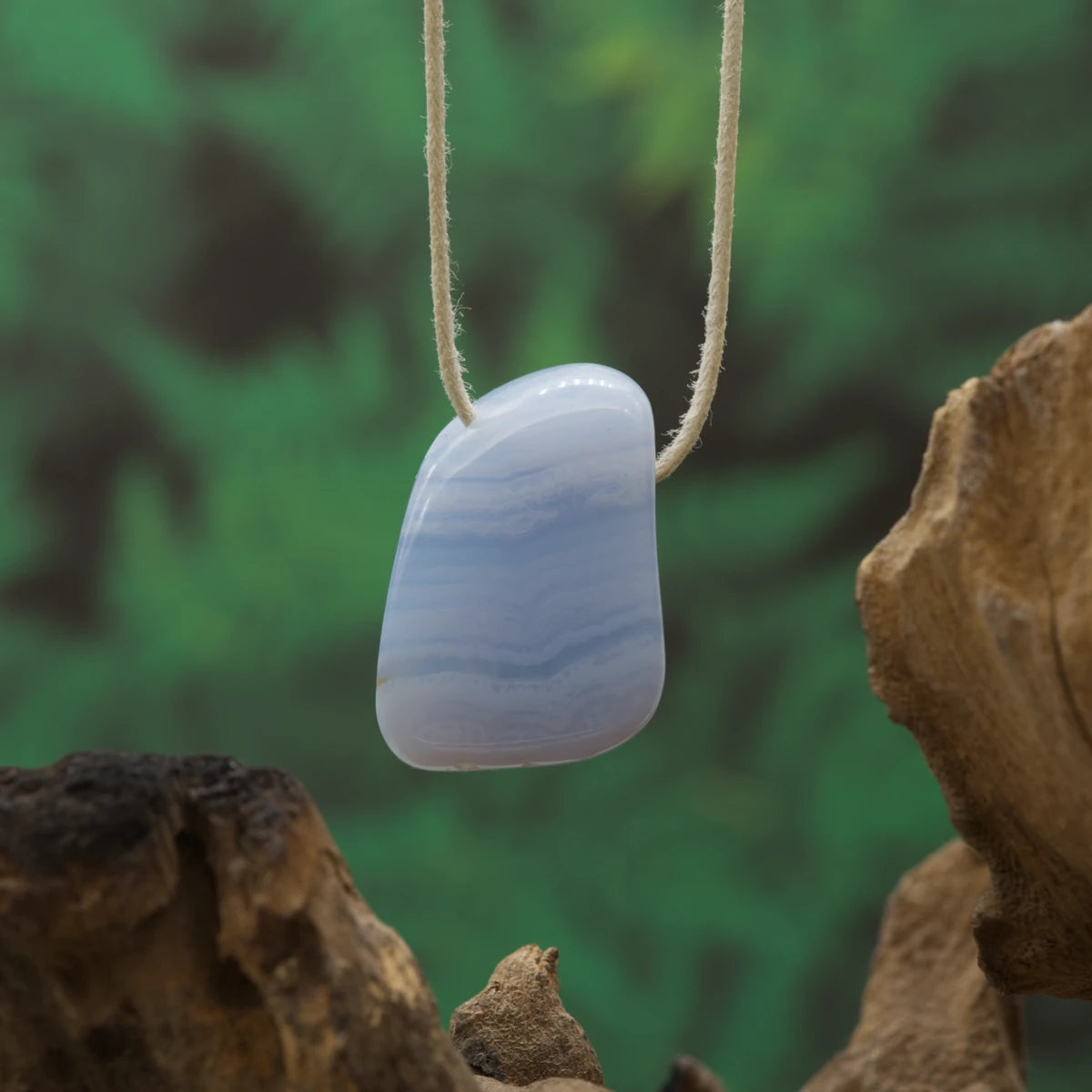 Zarter Blauer Chalcedon – Sanfte Kommunikation, Ruhe und Ausdruck.