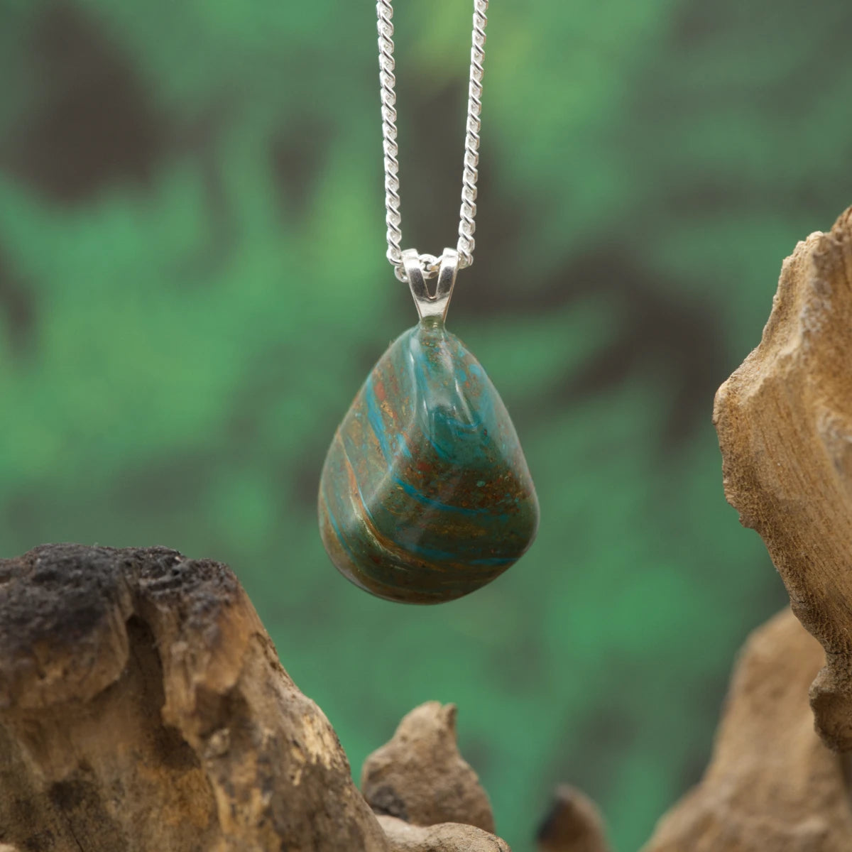 Schimmernder Chrysokoll-Opalin-Anhänger – Stein für Sanftmut und seelische Klärung.