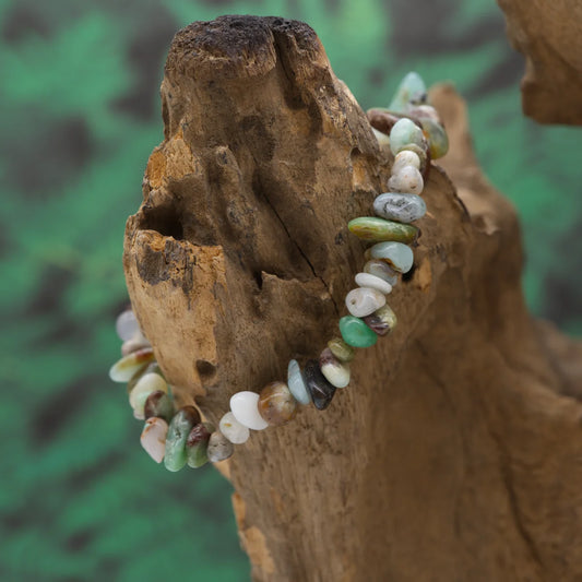 Splitterarmband aus leuchtend grünem Chrysopras – bringt Hoffnung und Vertrauen.